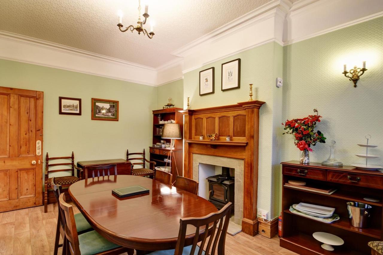 Spacious Victorian Townhouse Near Hcc With Off Street Parking Харогейт Екстериор снимка