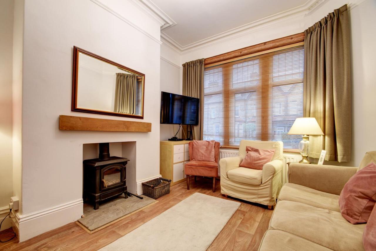 Spacious Victorian Townhouse Near Hcc With Off Street Parking Харогейт Екстериор снимка