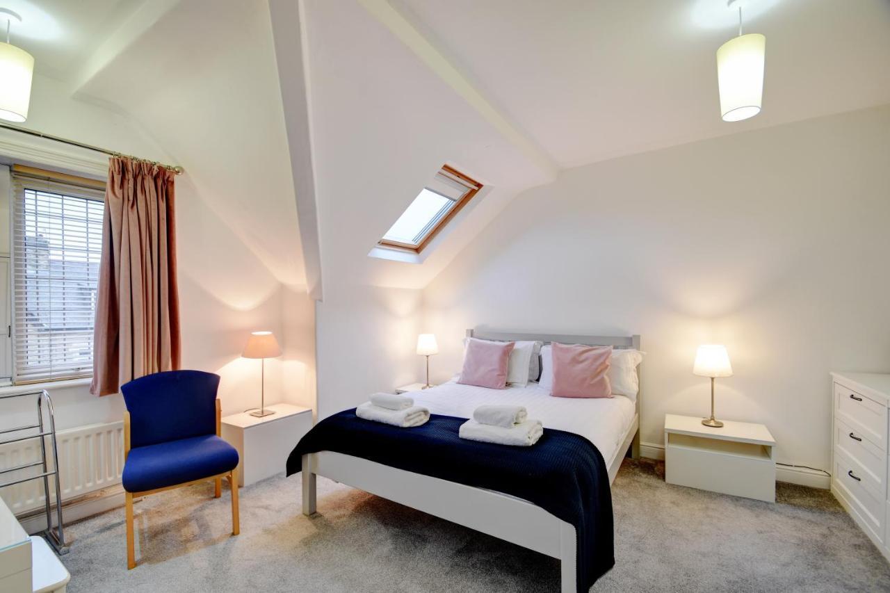 Spacious Victorian Townhouse Near Hcc With Off Street Parking Харогейт Екстериор снимка