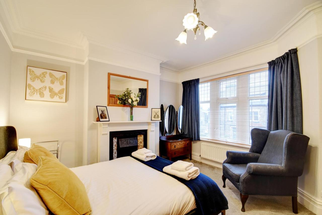 Spacious Victorian Townhouse Near Hcc With Off Street Parking Харогейт Екстериор снимка